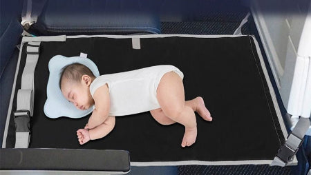 lit de voyage bébé avion et train - bébé dort